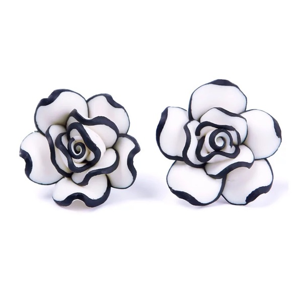 New! White Rose Stud Earrings - Picture 4 of 8